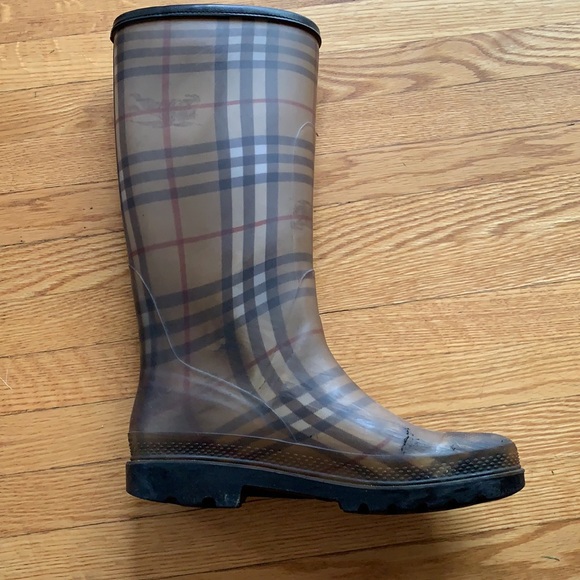 Authentic Burberry Rain Boots - purchased 2007 - Picture 15 of 16